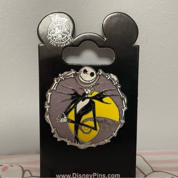 Nightmare Before Christmas Jack Skellington Pin
Spinning Disney World Badge - Picture 8 of 9